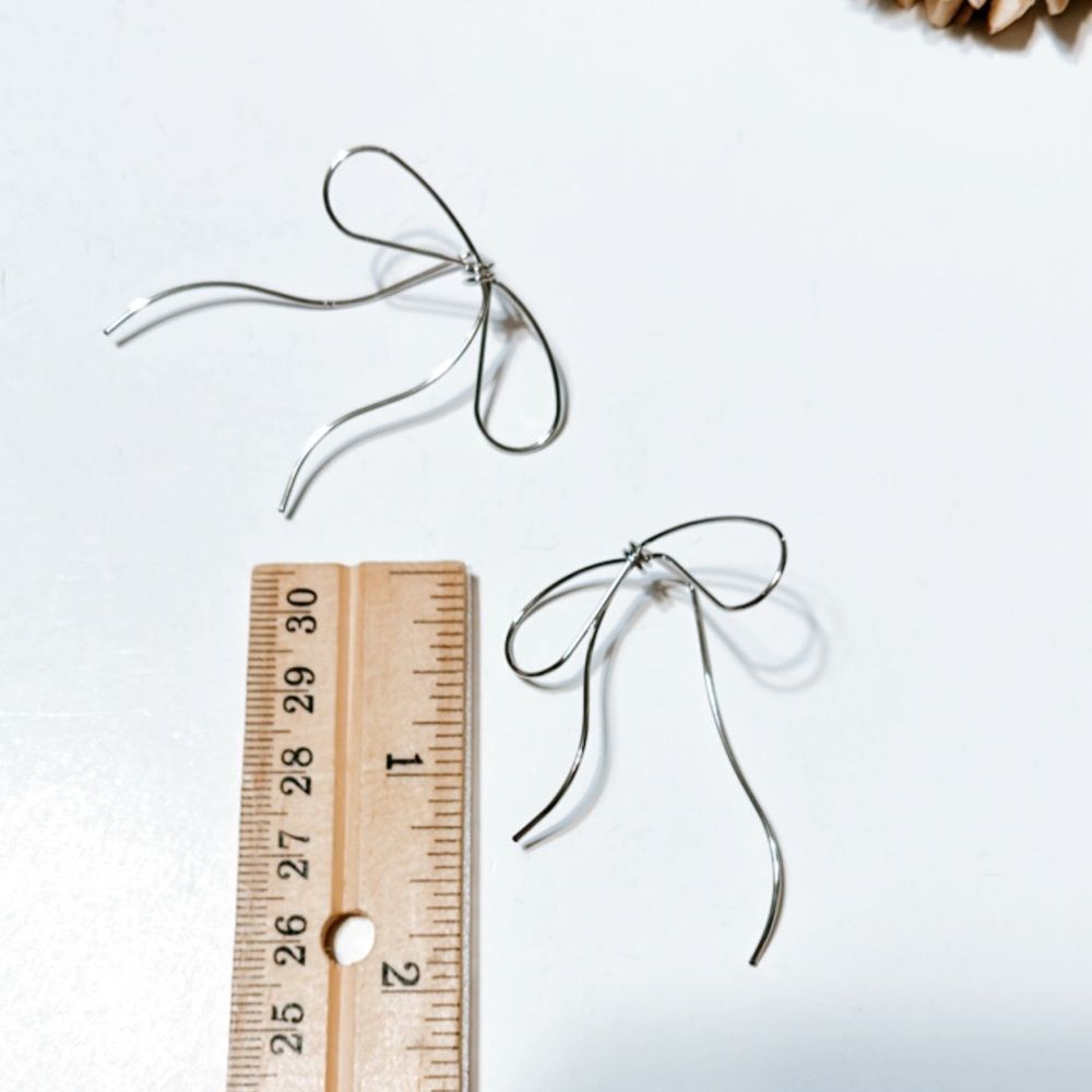 Silver bow earrings M140 - Picture 4 of 5